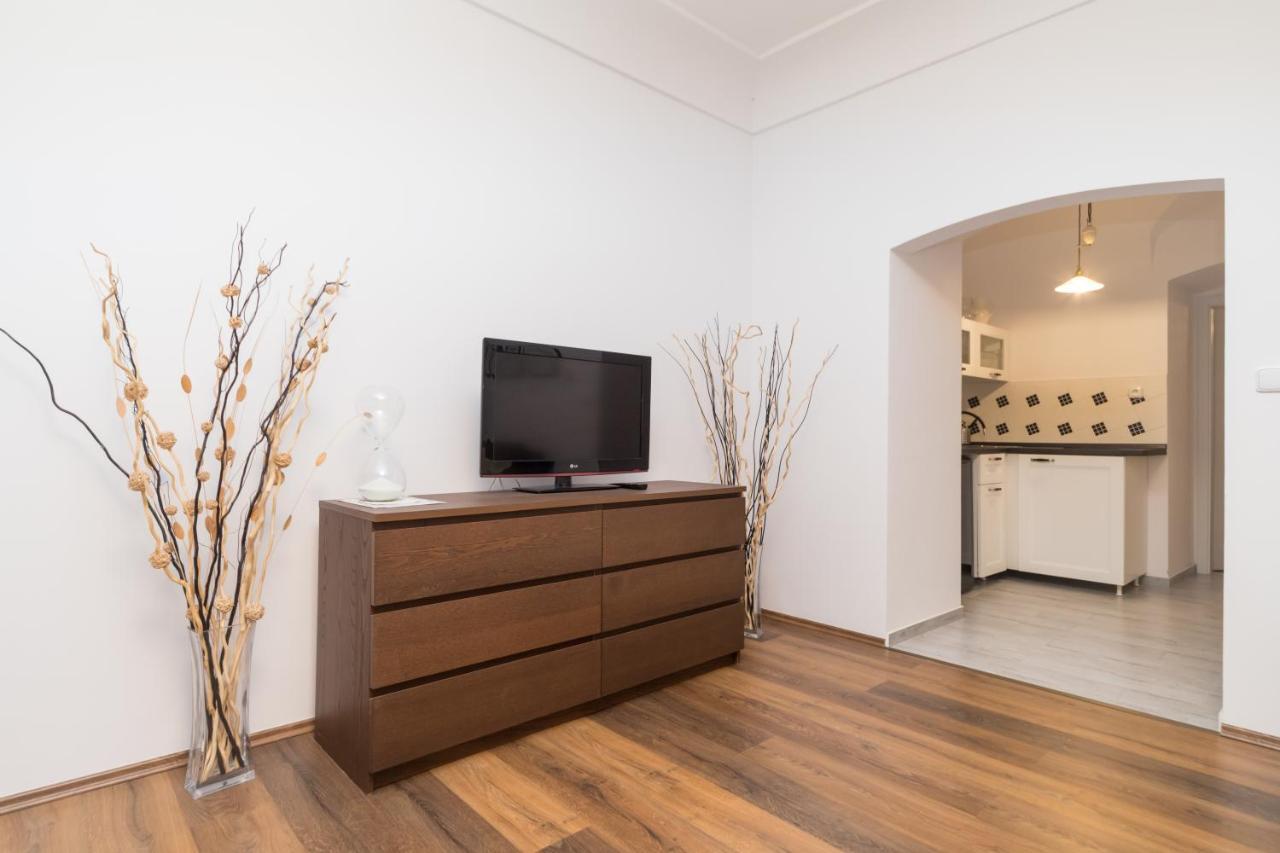 Budyne Apartment Ii. Budyne nad Ohri Dış mekan fotoğraf